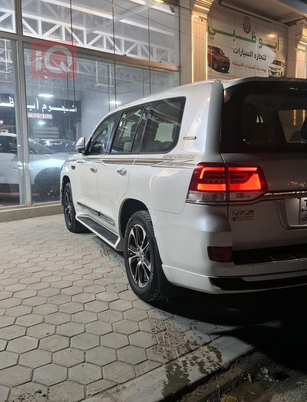 تويوتا لاندكروزر